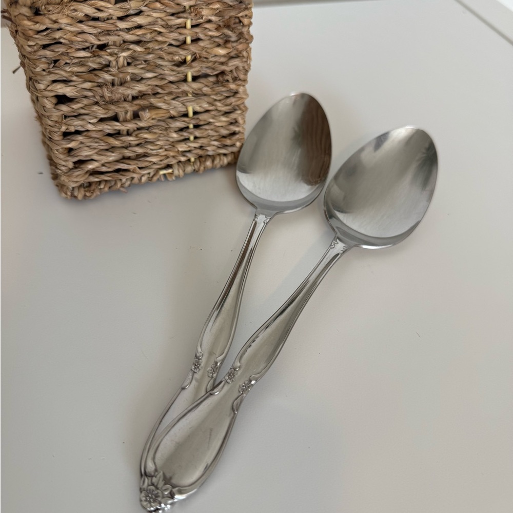 2 Oneida Community CHATELAINE Stainless SERVING SPOONS Solid 8in Vintage Flatwar